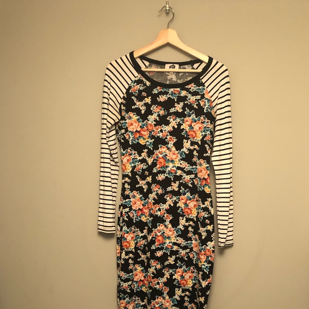Brickyard Buffalo Long Sleeve Knee Length Dress